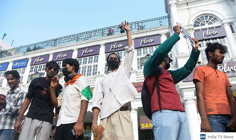 Anna Hazare, a social activist from Maharashtra inspired by Gandhi's methods, used the Jail Bharo Andolan Succesfully.